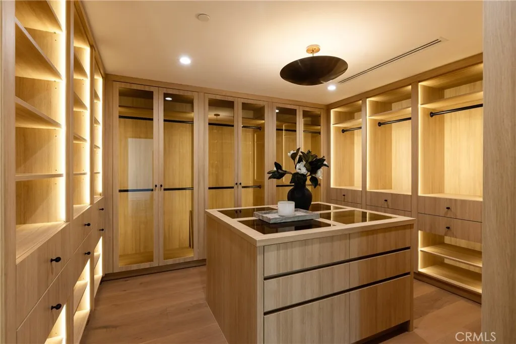 Additional image 95 of 15202 Hesby Street, Sherman Oaks, CA 91403
