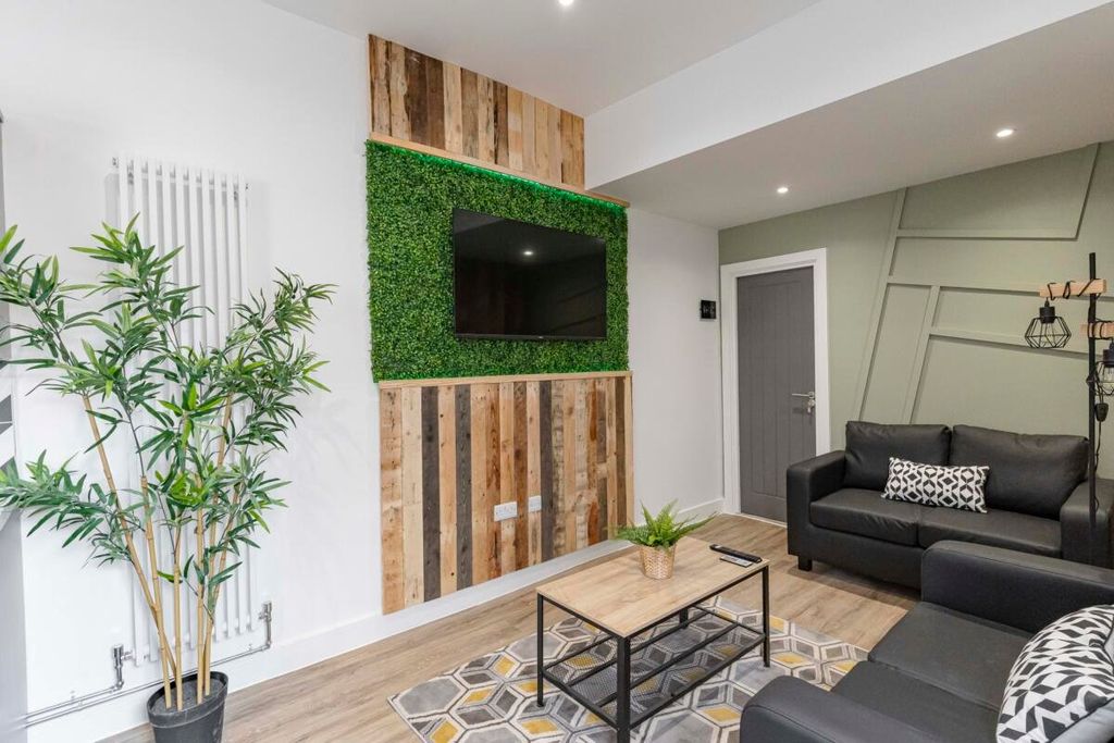 6 bed shared accommodation to rentMontgomerie Road, Southsea, Hampshire PO5