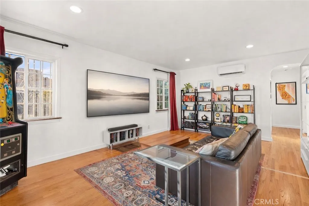 Additional image 5 of 527 W 106th Street, Los Angeles, CA 90044