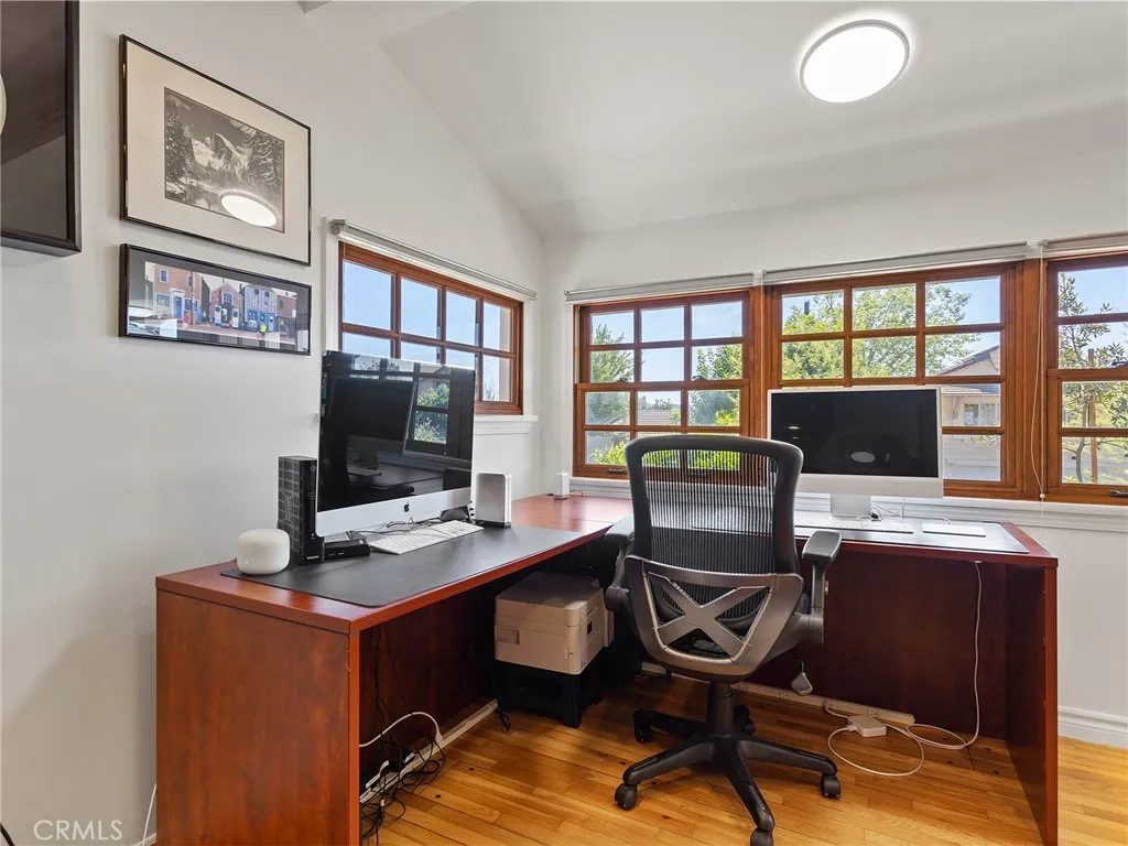 Additional image 12 of 1012 N Sunset Canyon Drive, Burbank, CA 91504
