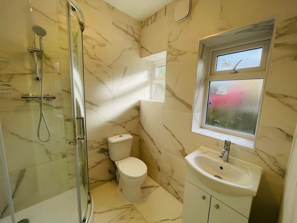 Additional image 4 of 1 bed flat to rent-32 Dimond Street, Pembroke Dock SA72