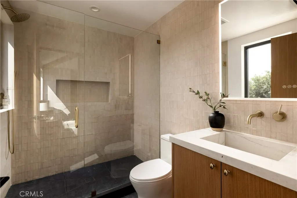 Additional image 106 of 15202 Hesby Street, Sherman Oaks, CA 91403