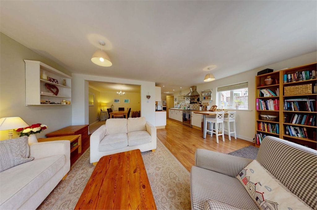 Additional image 6 of 4 bed semi-detached house to rentLinden Avenue, Prestbury, Cheltenham GL52
