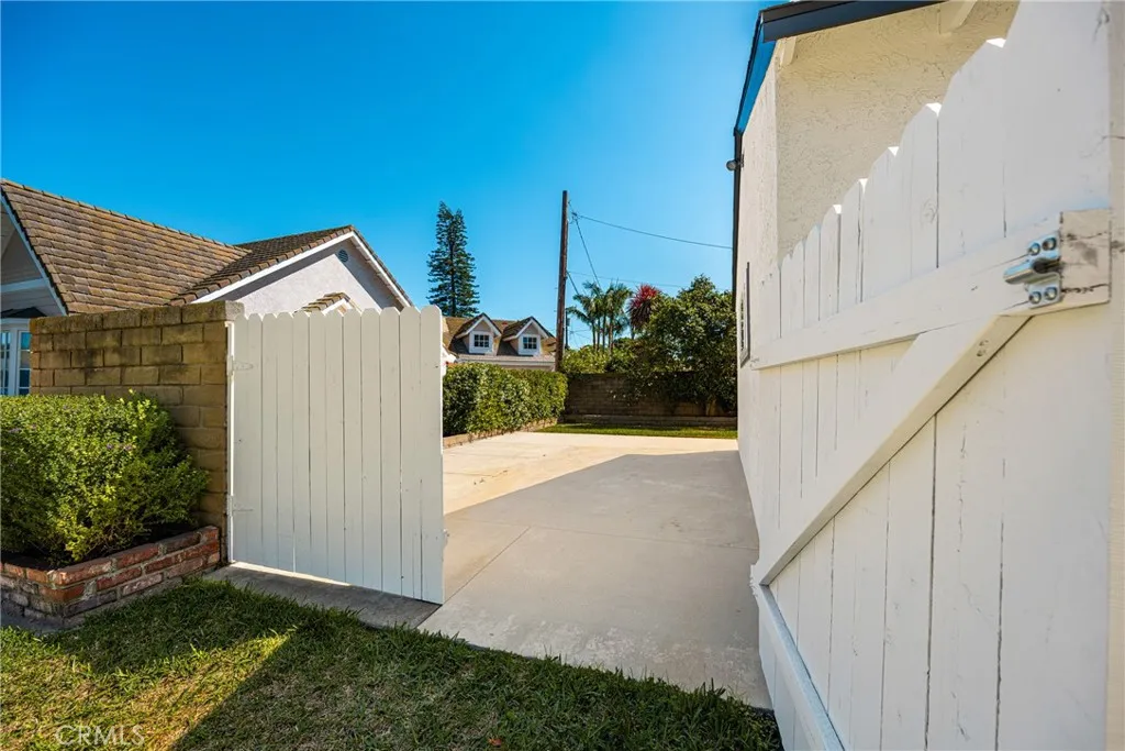 Additional image 94 of 1842 N Greenbrier Rd, Long Beach, CA 90815