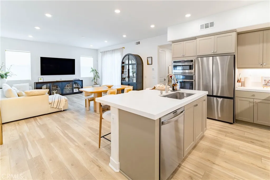 Additional image 52 of 147 Sash, Irvine, CA 92618