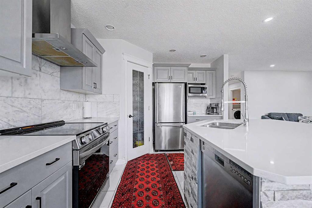 Additional image 5 of 644 Luxstone Landing SW, Airdrie, AB, T4B 3L2