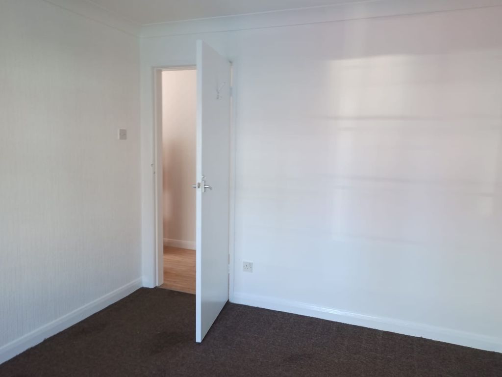 Additional image 2 of 3 bed detached bungalow to rentMount Avenue, Scunthorpe DN15