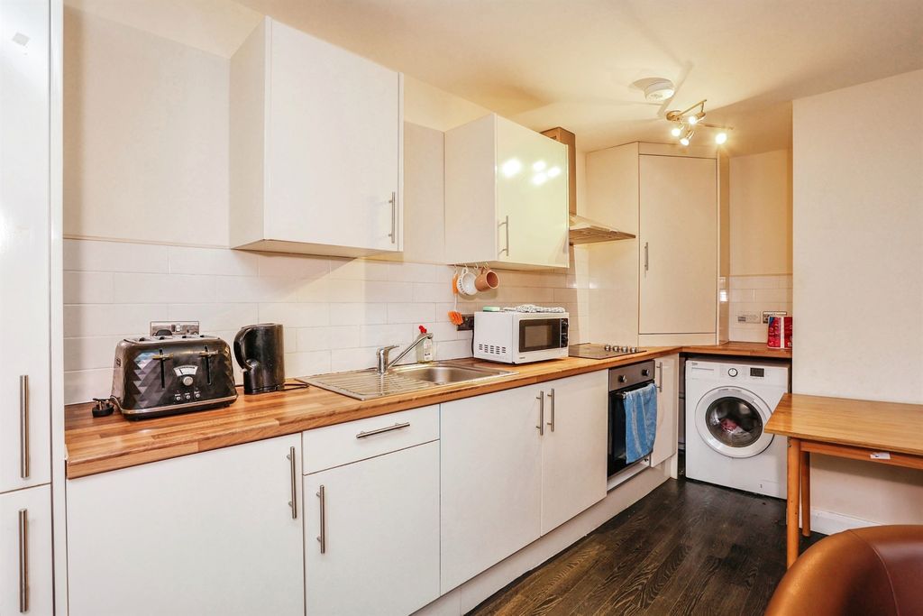 Additional image 9 of 3 bed flat to rentHigh Street, Melton Mowbray LE13
