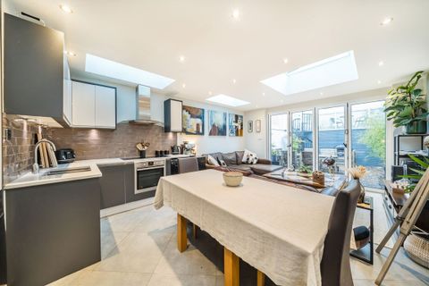 Knollys Road, Streatham SW16