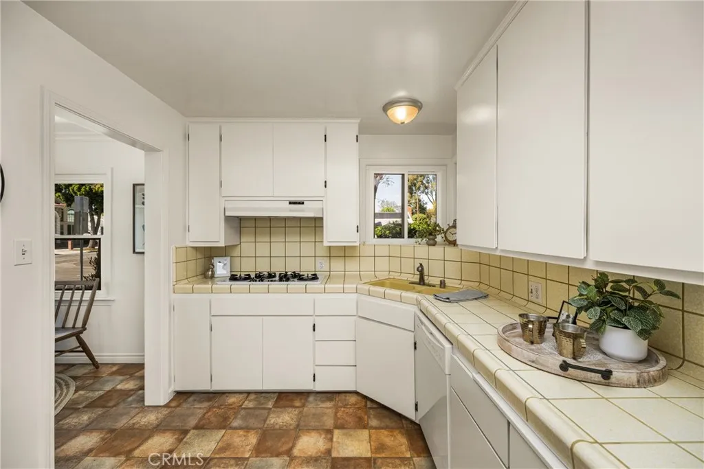 Additional image 28 of 1842 N Greenbrier Rd, Long Beach, CA 90815