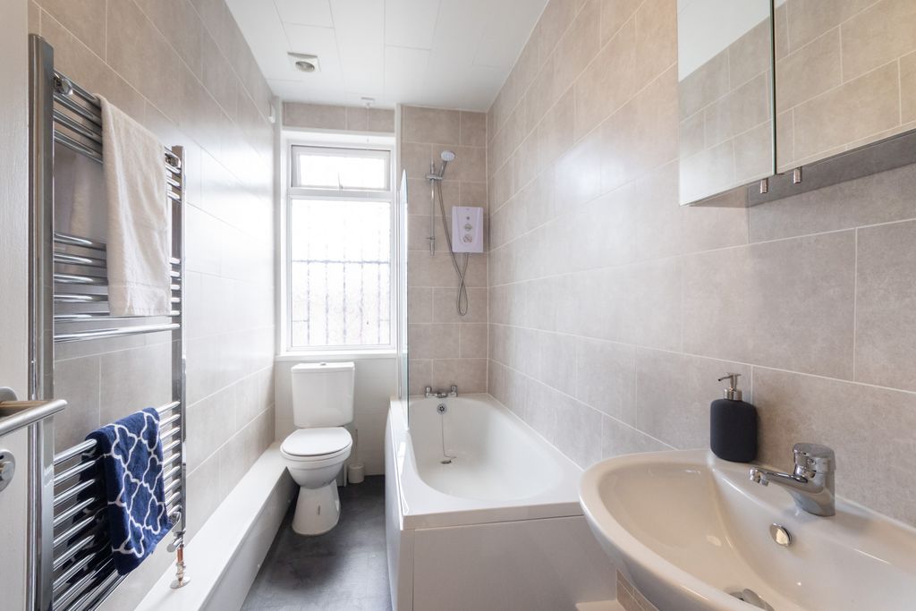 7 bed shared accommodation to rentCardigan Road, Leeds LS6 photo 3