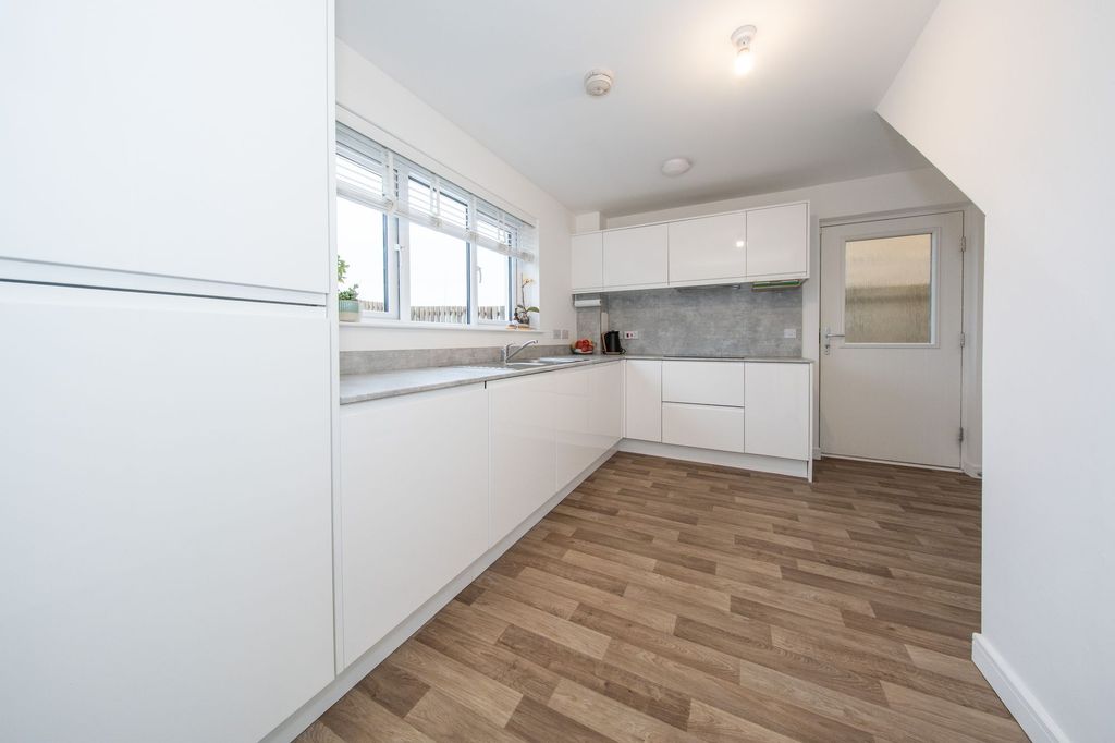 Additional image 3 of 3 bed detached house for saleBaxter Road, East Calder EH53
