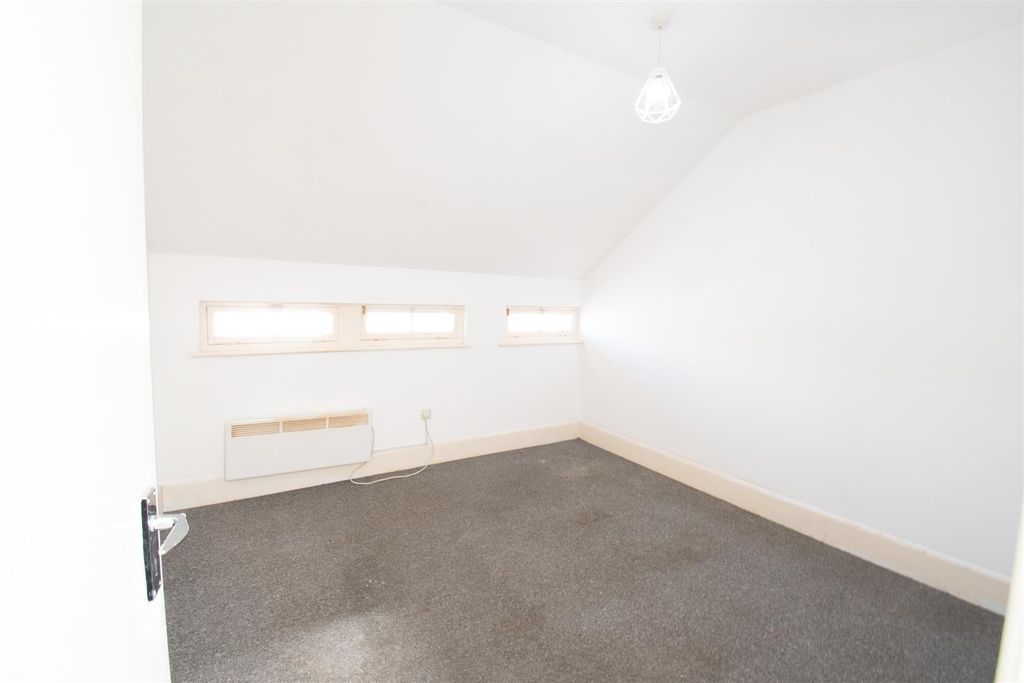 Additional image 15 of 2 bed flat to rentDock View Road, Barry CF63