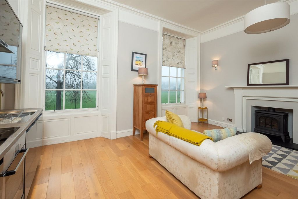 1 bed flat to rentRose Terrace, Perth PH1 photo 2
