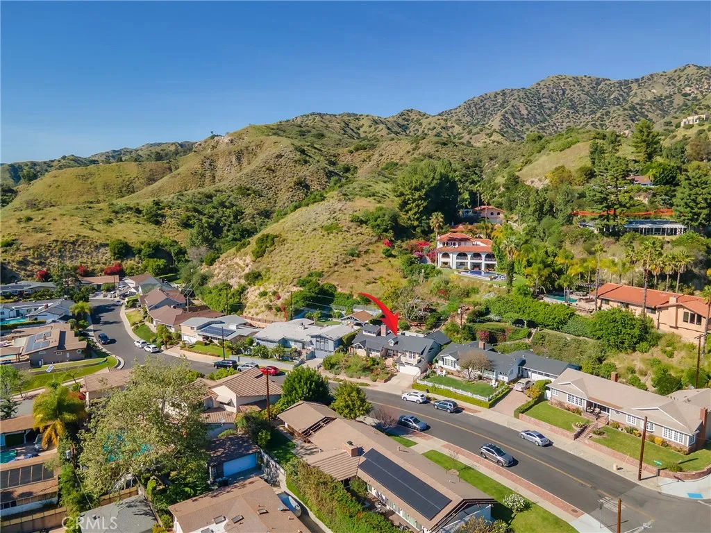 1012 N Sunset Canyon Drive, Burbank, CA 91504