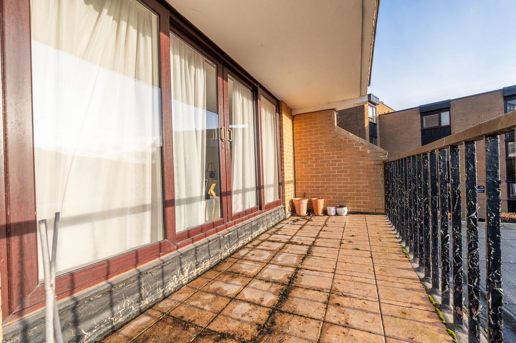 Additional image 12 of 3 bed flat for saleGraham Road, Sheffield S10