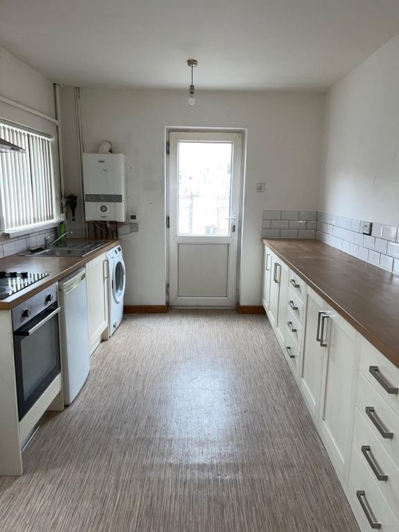 4 bed terraced house to rentDe La Pole Avenue, Hull HU3