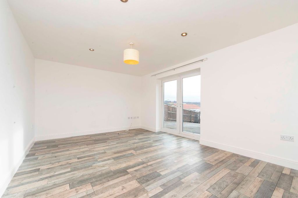 3 bed bungalow to rentThe Paddocks, Brynithel, Abertillery NP13
