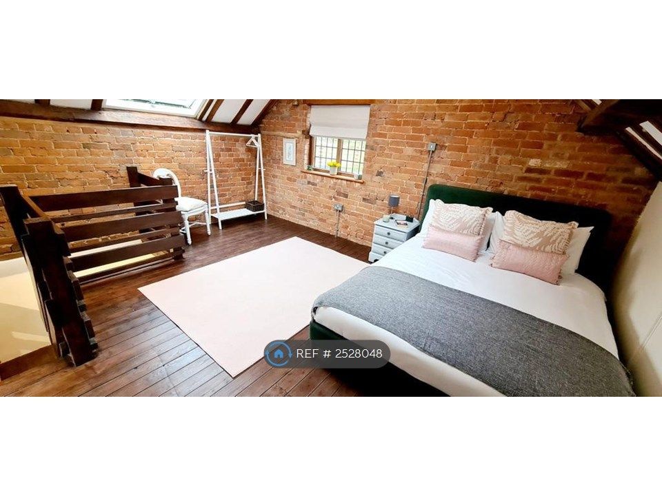 Studio to rentHam Green Lane, Redditch B97 photo 2