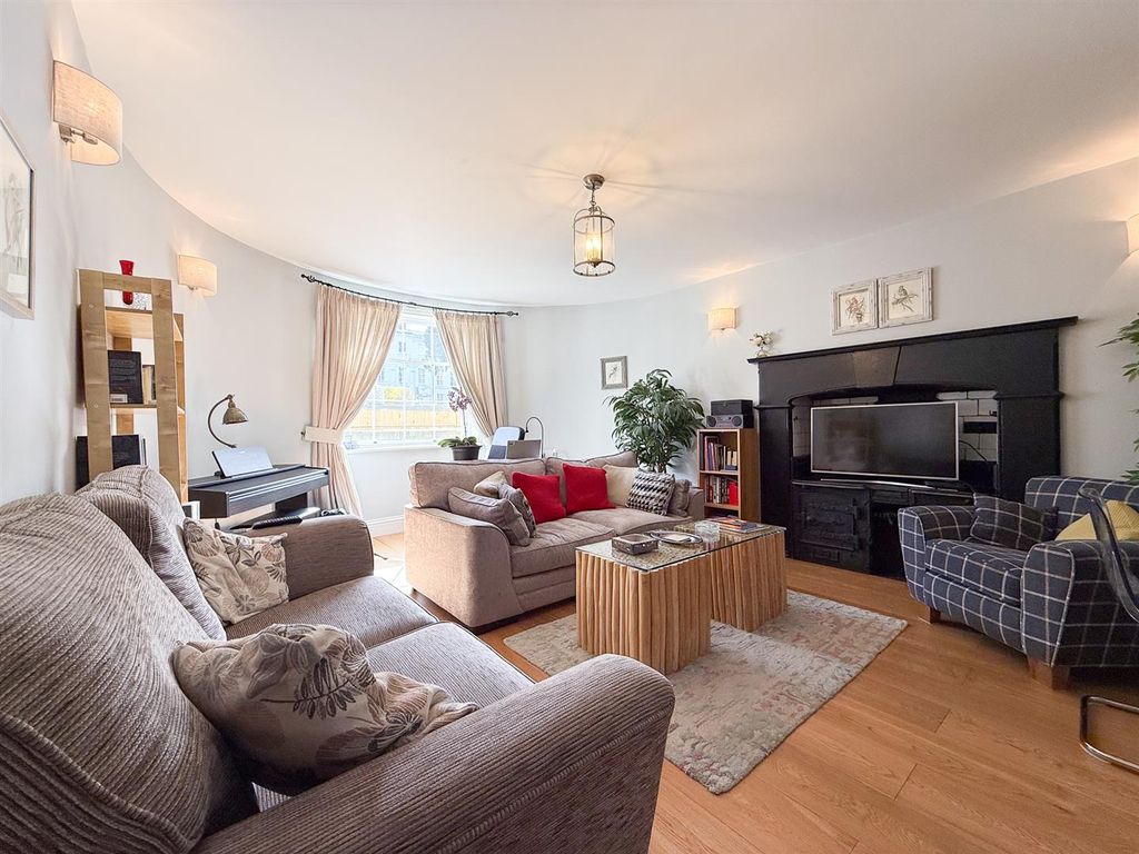 Additional image 4 of 2 bed flat to rentBath Road, Cheltenham GL53