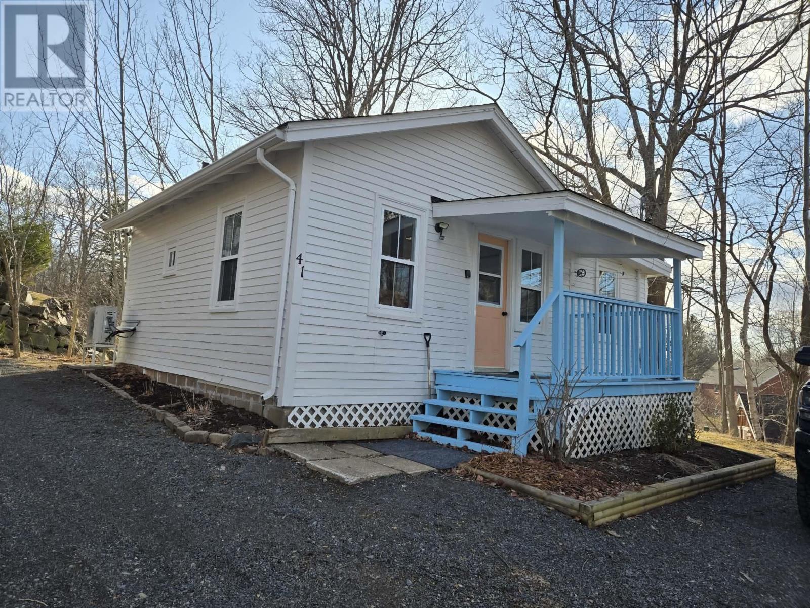 41 Willow Avenue