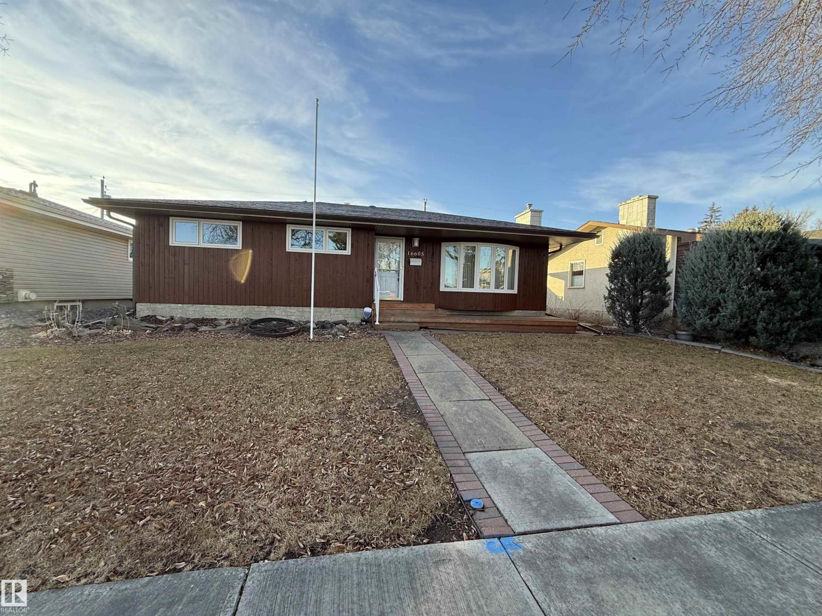 #Main Floor 16605 93 AV NW