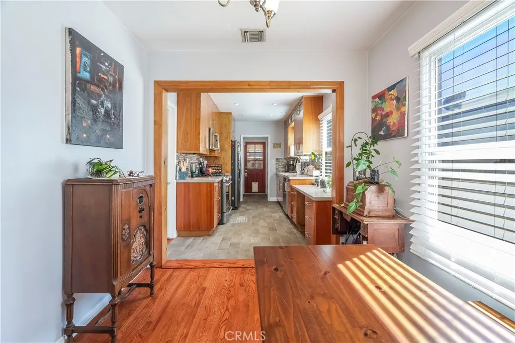 Additional image 17 of 17504 Hamlin St, Van Nuys, CA 91406