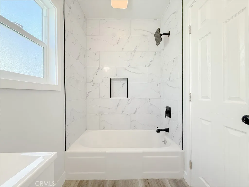 Additional image 17 of 220 W 98th Street, Los Angeles, CA 90003