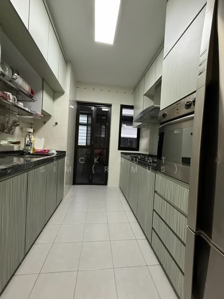 Additional image 3 of 219B Bedok Central