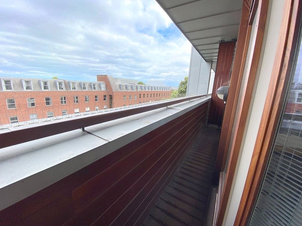 1 bed flat to rent3 Roman Walk, Exeter, Devon EX1 photo 2