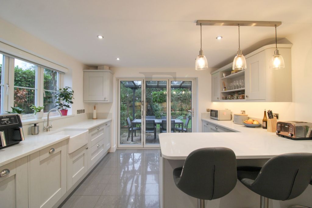 4 bed semi-detached house for saleElm Tree Court, Stoneygate LE2