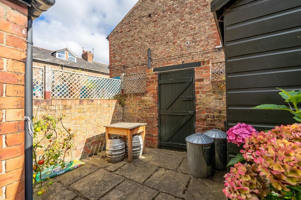 Additional image 13 of 3 bed terraced house to rentAlbemarle Road, South Bank, York YO23