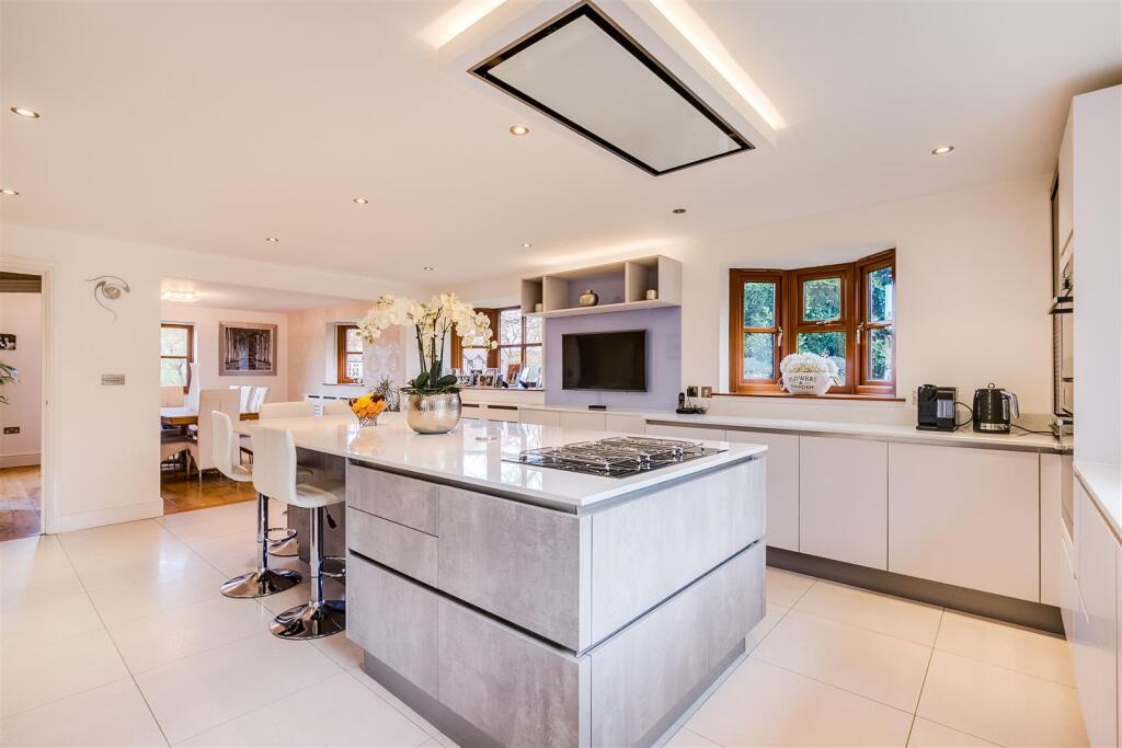 Additional image 2 of Chestnut Walk, Welwyn, AL6