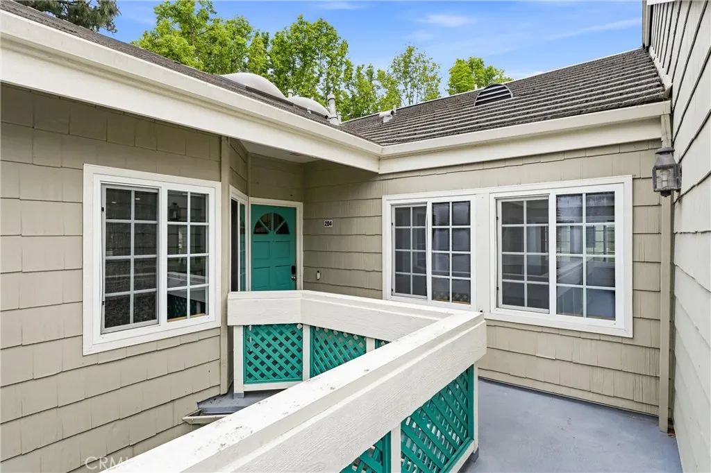 Additional image 4 of 19401 Sunray Lane Unit 204, Huntington Beach, CA 92648