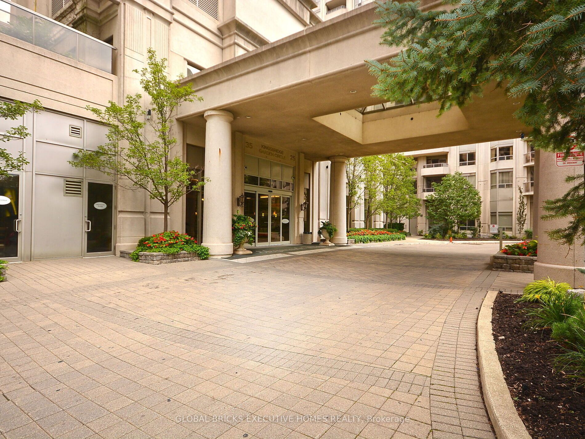 Additional image 2 of PHO8-25 Kingsbridge Garden Circle, Mississauga, ON, L5R 4B1