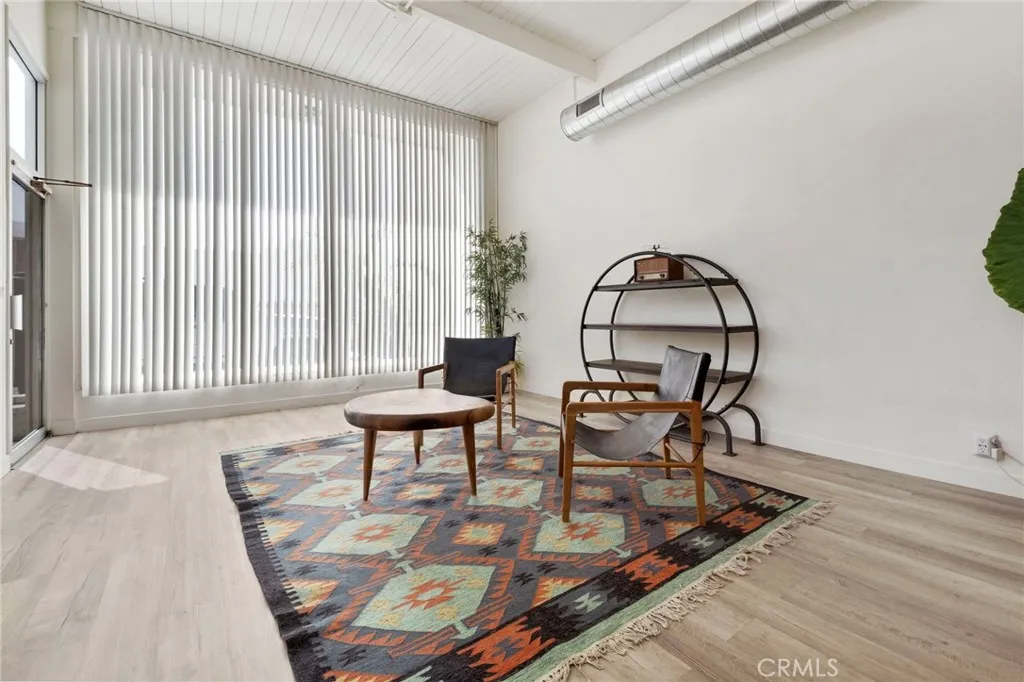 Additional image 5 of 555 E 3rd St, Long Beach, CA 90802