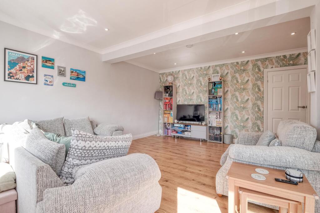 Shakespeare Drive, Shirley, B90