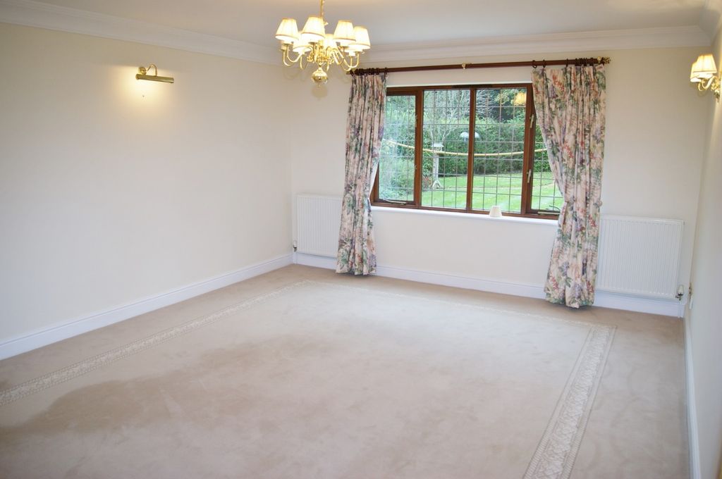 Additional image 7 of 7 bed detached house to rentPortland Park, Gerrards Cross, Buckinghamshire SL9