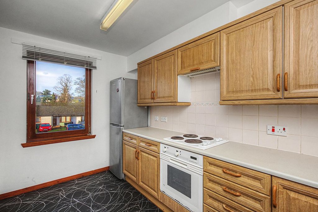 2 bed flat for saleFechney Park, Perth PH1 photo 3