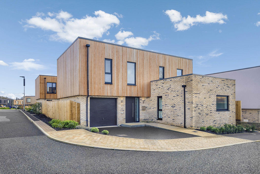 READY NOW - Contemporary 4-bedroom detached property with garage.