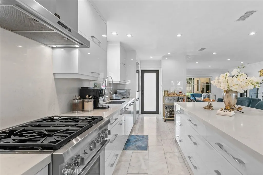 Additional image 12 of 2640 N Keystone Street, Burbank, CA 91504