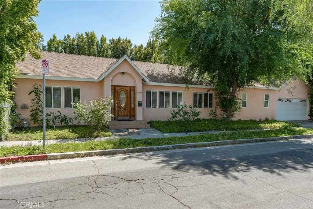21904 Galvez St, Woodland Hills, CA 91364