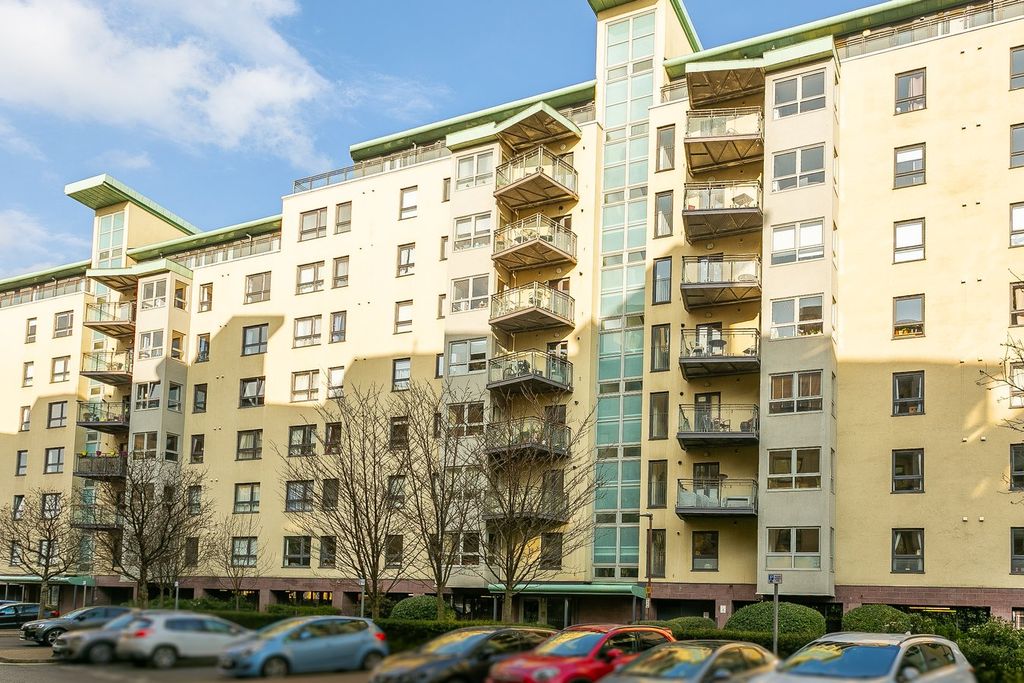 2 bed flat for salePortland Gardens, Edinburgh EH6