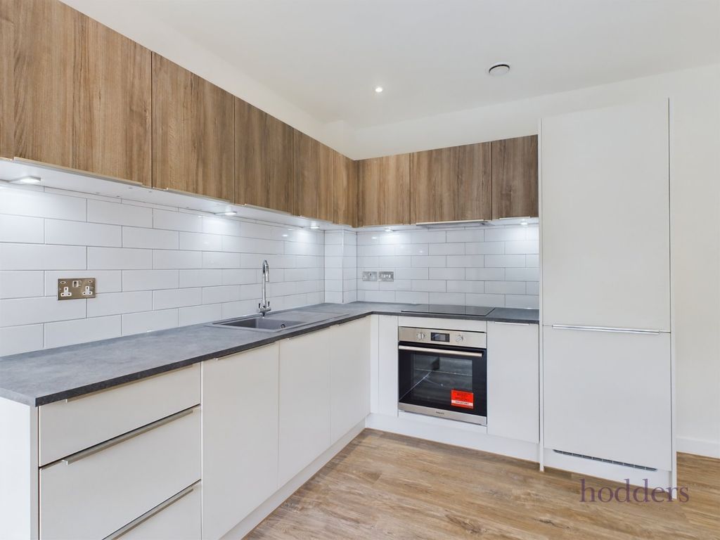 Additional image 2 of 1 bed flat to rentLondon Road, Staines-Upon-Thames, Surrey TW18