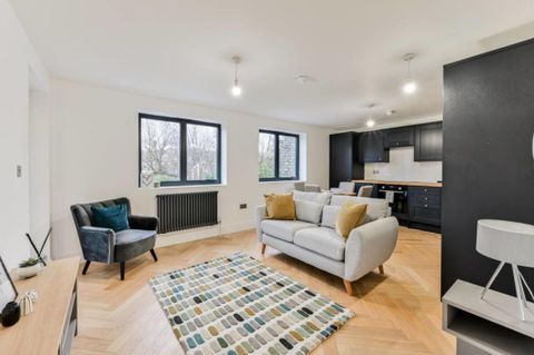 34 Fyfield Road, London E17
