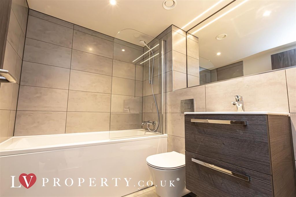 Additional image 8 of 1 bed flat to rentBroad Street, Birmingham, West Midlands B15