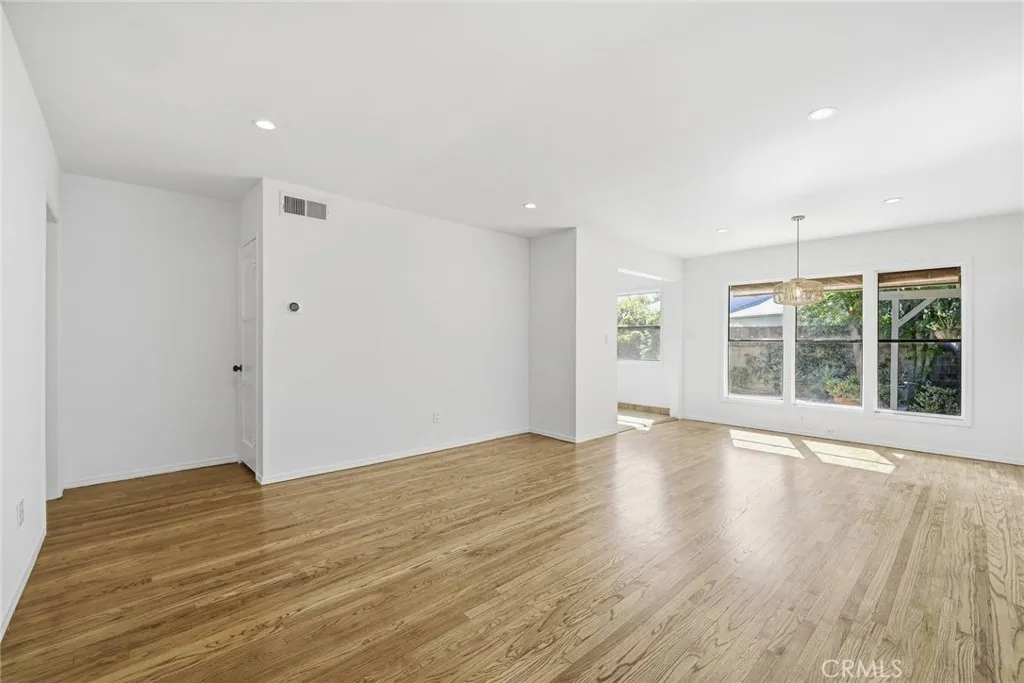Additional image 6 of 18228 Keswick St, Reseda, CA 91335