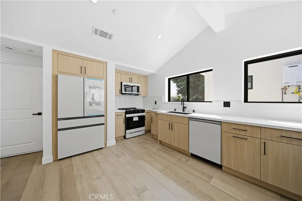 Additional image 34 of 8542 De Celis Pl, North Hills, CA 91343
