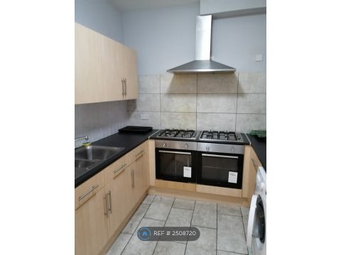 Bedford Street Roath, Cardiff CF24, Studio to rent