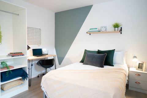 Crofton Street, Manchester M14, Room to rent